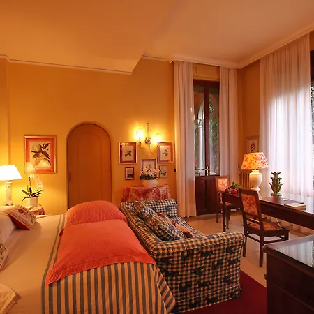 Отель Abbazia Relais & Chateaux Фоллина